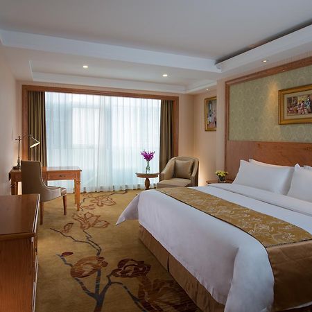 Vienna Hotel Chaoyang Наньнин Экстерьер фото