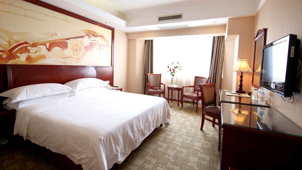 Vienna Hotel Chaoyang Наньнин Экстерьер фото