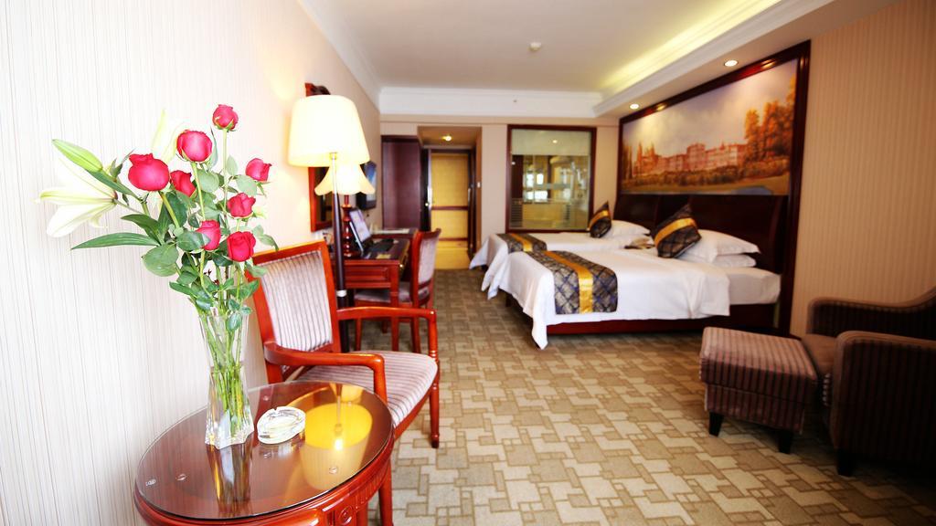 Vienna Hotel Chaoyang Наньнин Экстерьер фото