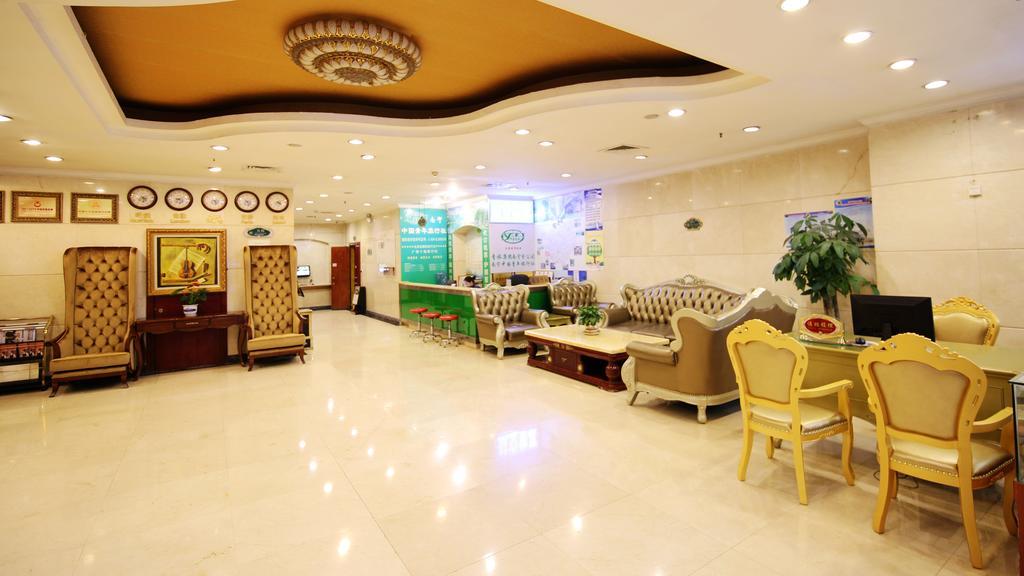 Vienna Hotel Chaoyang Наньнин Экстерьер фото