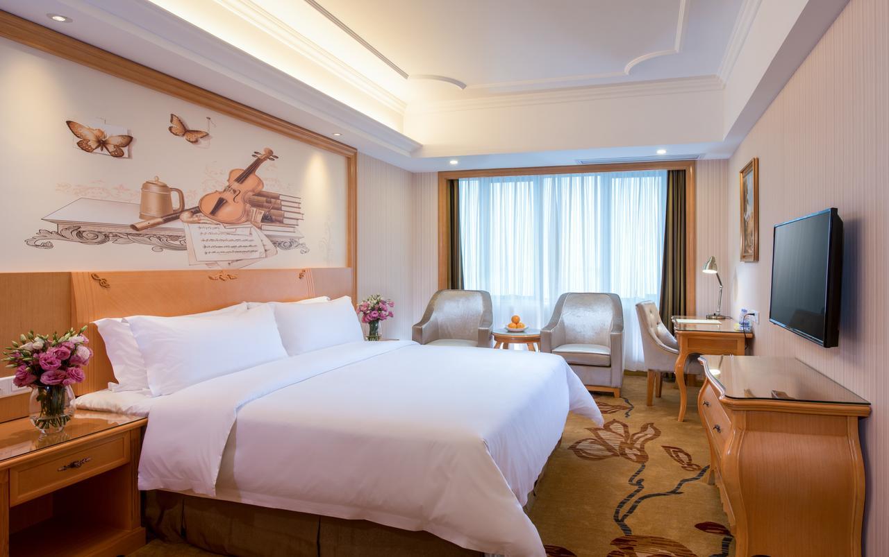 Vienna Hotel Chaoyang Наньнин Экстерьер фото