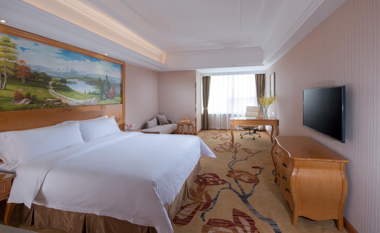 Vienna Hotel Chaoyang Наньнин Экстерьер фото