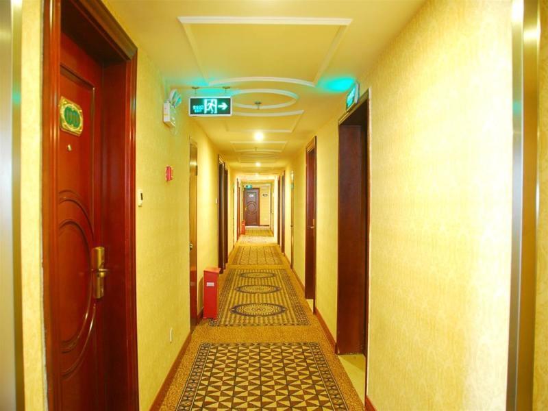 Vienna Hotel Chaoyang Наньнин Экстерьер фото